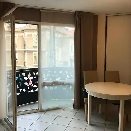 93 Carnot Cannes كان