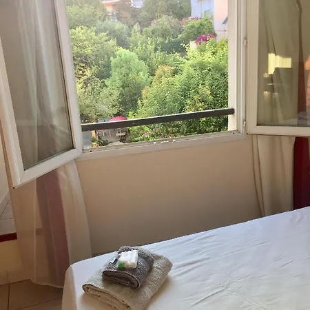 93 Carnot Cannes