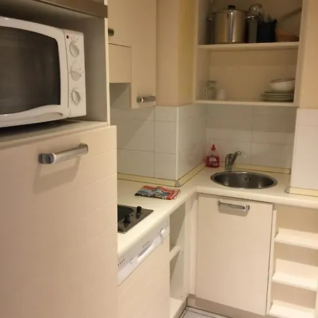 93 Carnot Cannes * كان