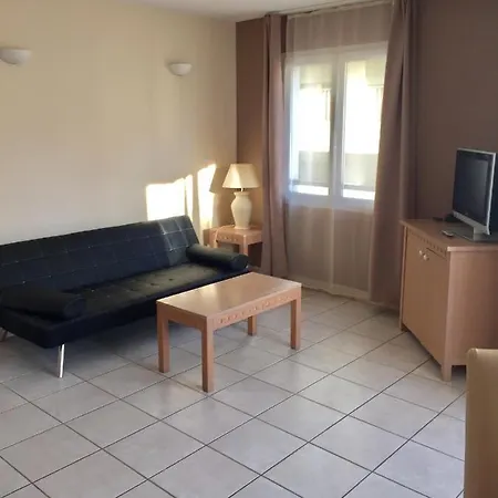 93 Carnot Cannes شقة كان